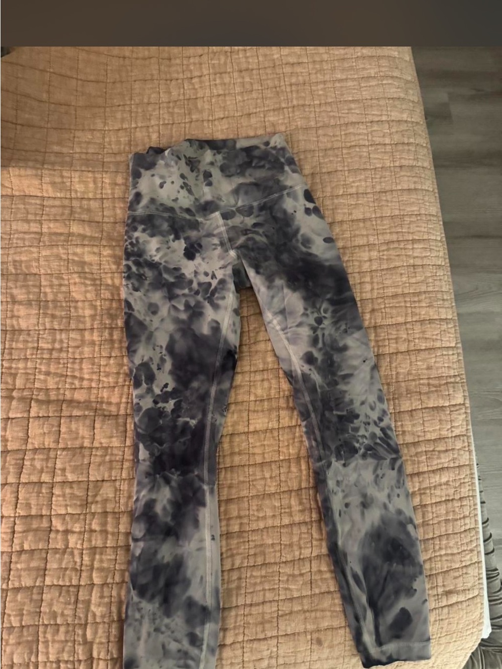 Tie-Dye High-Waist lululemon Leggings in Charcoal and Light Gray